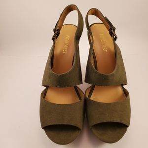 Nine West Green Mystery Wedges Size 7 1/2